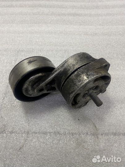 Натяжитель приводного ремня Ауди А6 С6 4F 3.2 BKH