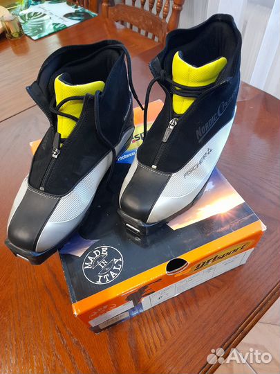 Беговые лыжи Fisher Austria 202