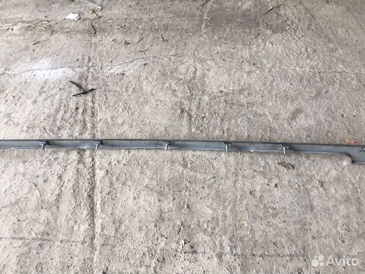 Планка на капот Т.Прадо 2010г