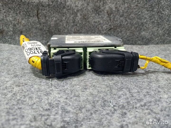 Блок управления airbag Hyundai Elantra 5 MD G4FG