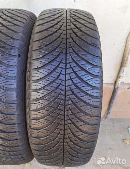 Goodyear Vector 4Seasons Gen-2 215/60 R17 96H