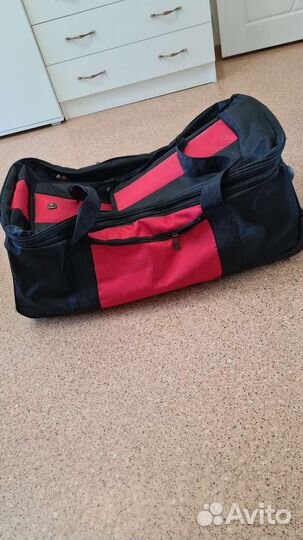 Сумка дорожная на колесах с выдвижной ручкой