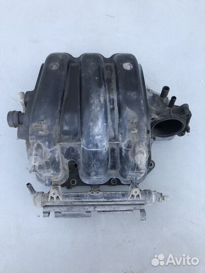 Впускной коллектор на Skoda- Fabia 2 1.2 л. 2013г