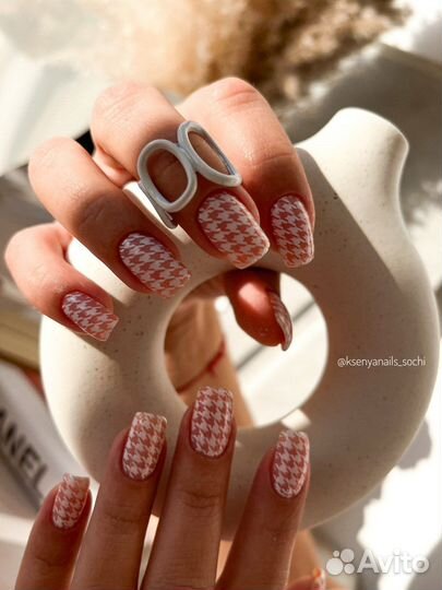 Маникюр/педикюр