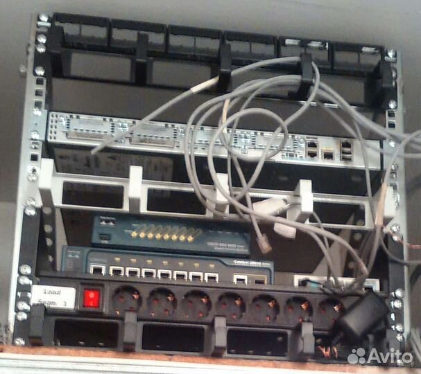 Стойка телекоммуникационная