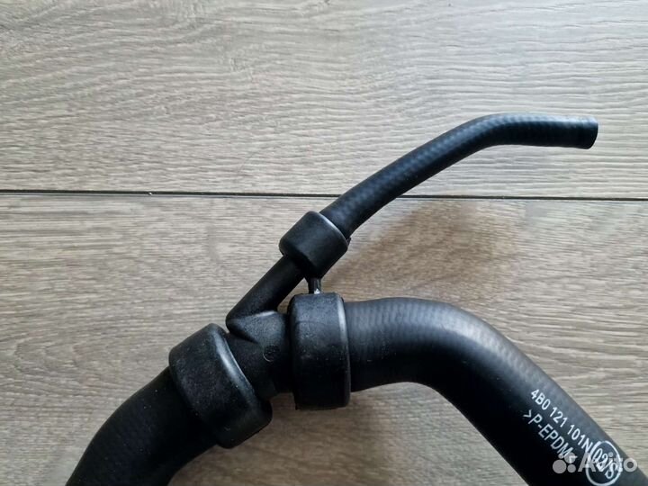 Патрубок (Шланг) радиатора двс 2.4/2.8 Audi A6 C5