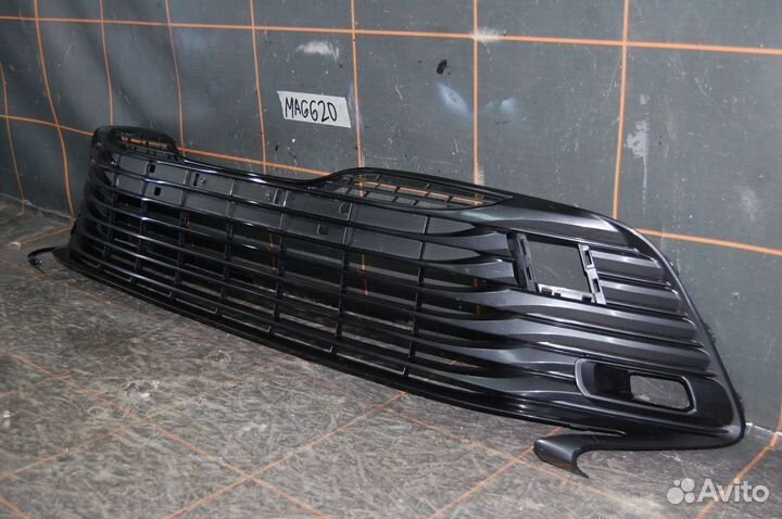 Решетка бампера переднего - Toyota Camry V70