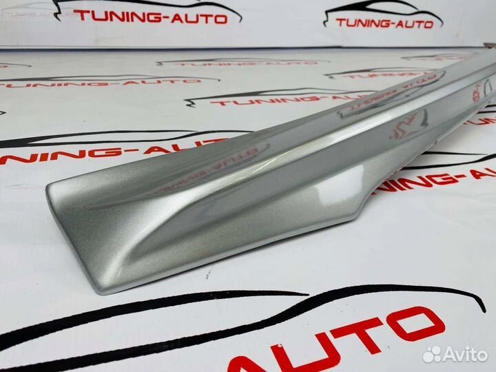 Спойлер под стекло Lexus LX570