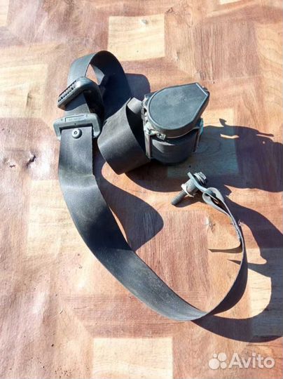 Ремень безопасности Renault Logan