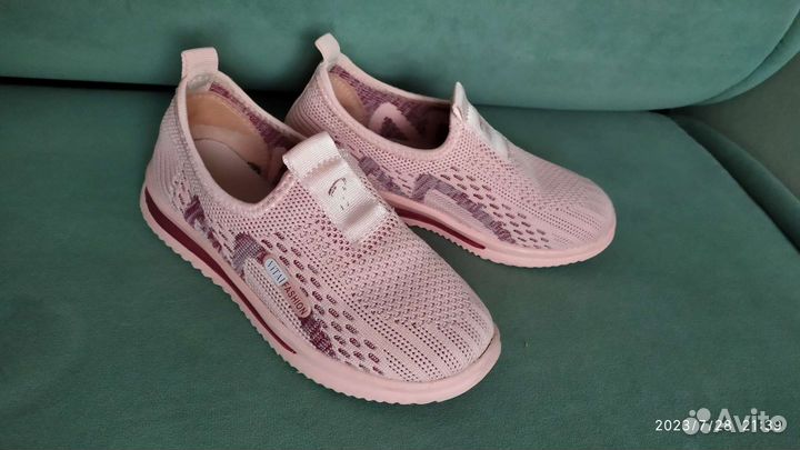 Кроссовки для девочки