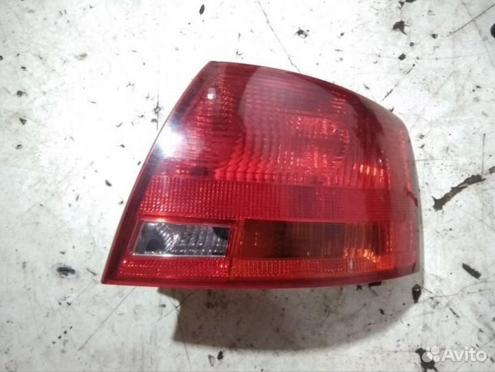 Фонарь задний правый Audi A4 B7 2007