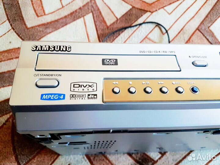 DVD-VHS видеомагнитофон