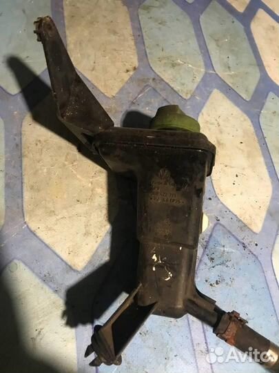 Бачок гидроусилителя руля 3B0422371