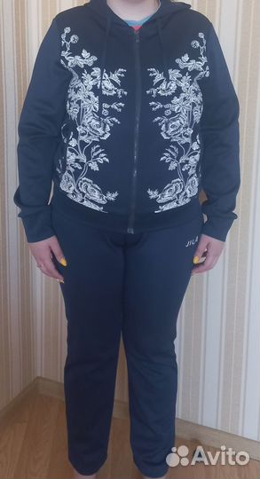 Спортивный костюм женский