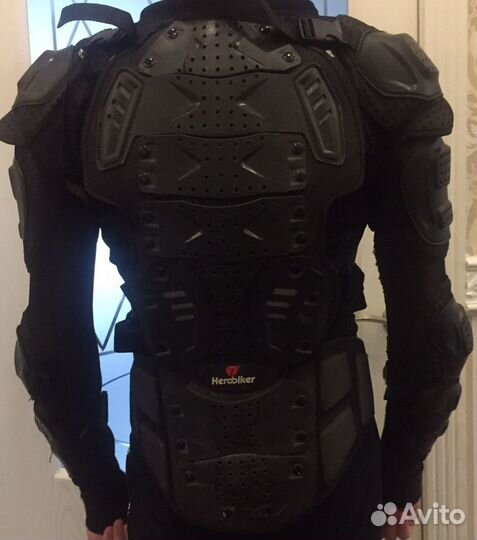 Защита спины горнолыжная