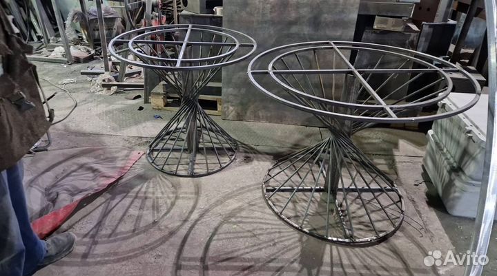 Подстолье из металла