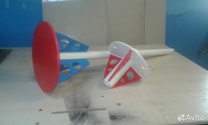 Стул на одной ноге