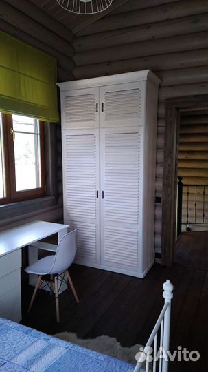 Мебель из массива:столы кухонные,кровати,камоды