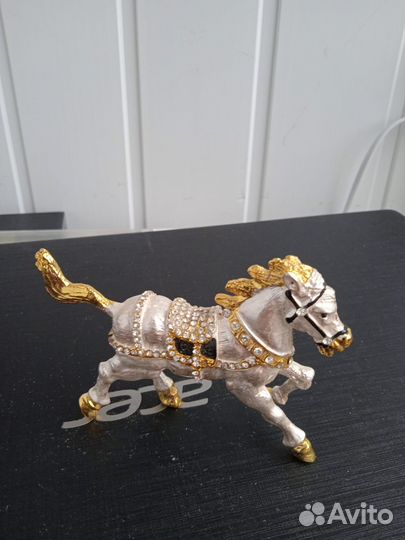 Фарфоровые статуэтки