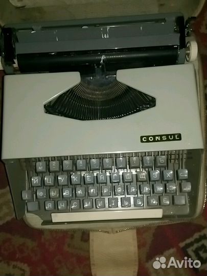 Пишущая машинкаConsul1532