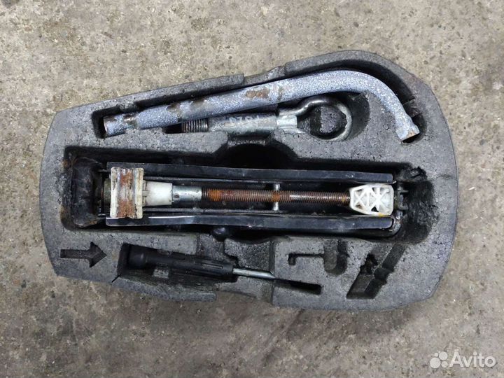 Volkswagen Polo 5 набор инструментов