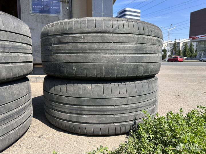 Pirelli P Zero 255/35 R21 98Y