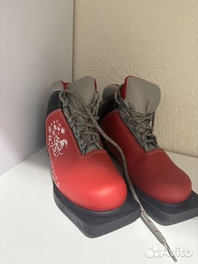 Лыжные ботинки