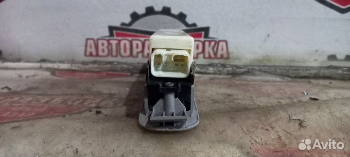 Блок управления стеклоподъемниками передний правый