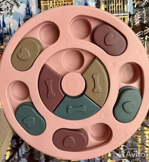 Игрушка для собак и кошек интерактивная кормушка