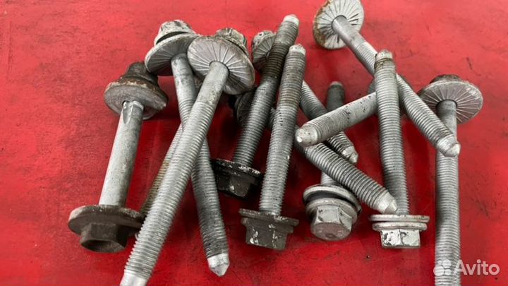 Болты подвески задние Audi A4 B8 1.8 tfsi cdhb