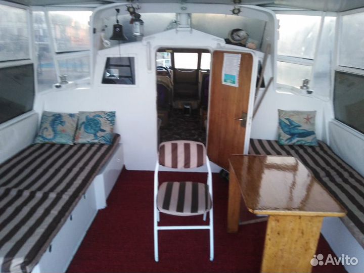 Яхта морские прогулки