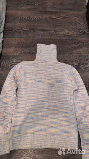 Свитер женский