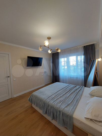 2-к. квартира, 70 м², 1/9 эт.