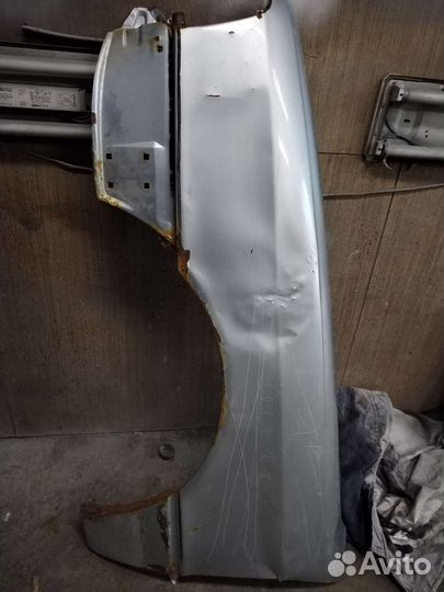 Крыло переднее левое audi 80 b3
