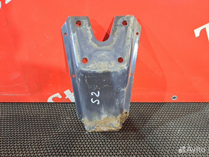 Кронштейн амортизатора переднего