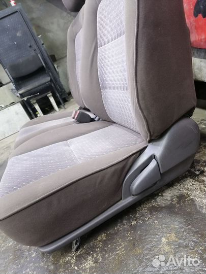 Сиденья Toyota Carina AT212