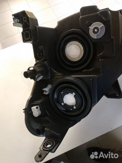 Фара перед Nissan Almera g15