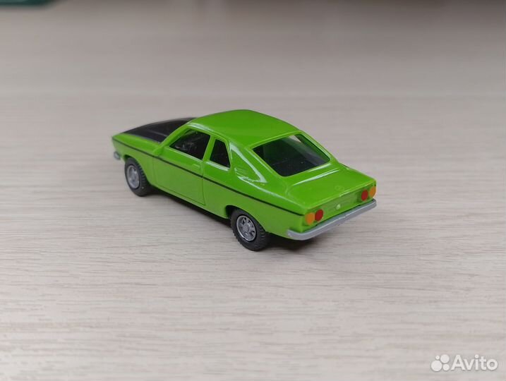 A26.4) Opel Manta (1970-1988) зелёный