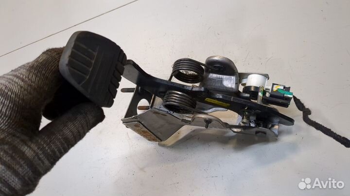 Педаль сцепления Opel Antara, 2015