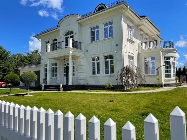 Дом 580 м² на участке 11 сот.