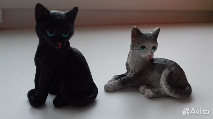 Коллекционные фигурки собак и кошек