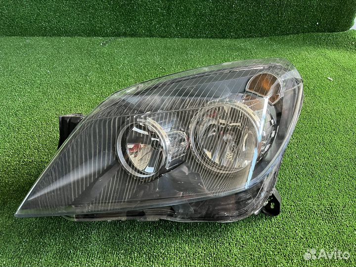 Передняя левая фара opel astra H
