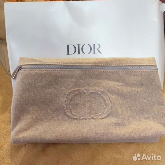 Косметички Dior