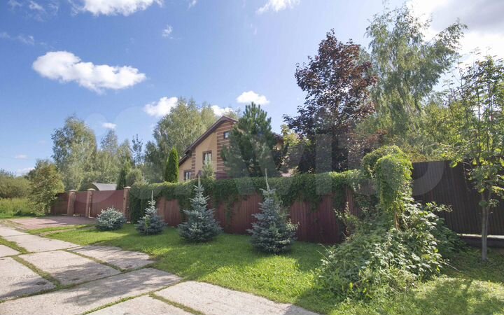 Дом 215 м² на участке 15 сот.