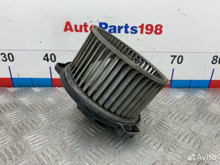 Моторчик печки Toyota Carina E AT190 4AFE 1992