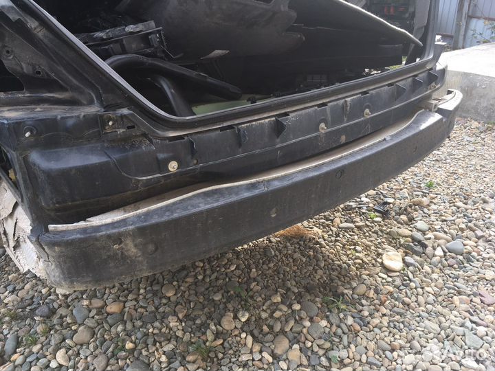 Задний усилитель бампера bmw e66