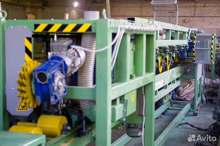 Станок трехпильный горбыльно - перерабатывающий