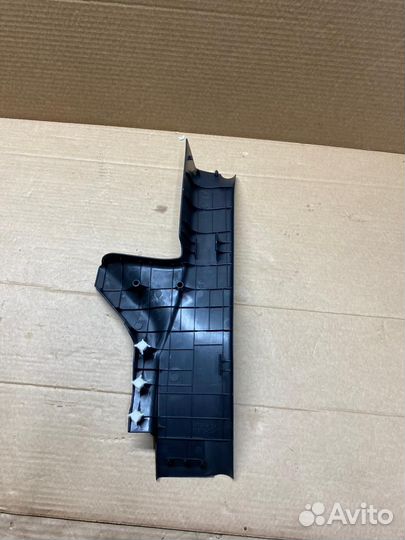 Нижняя накладка заднего левого порога Corolla E210