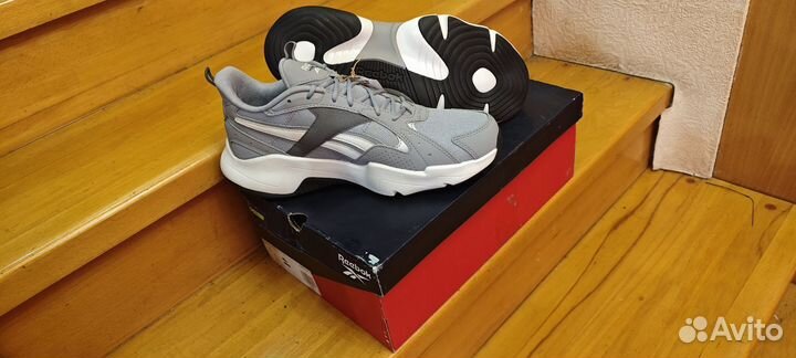 Кроссовки Reebok 42 размер оригинал