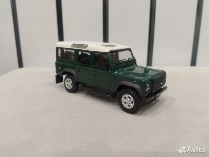 Модель land rover defender 1:43